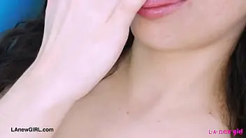 eating fresh cum out of her pussy